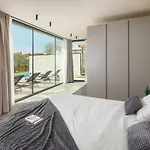Palmeta Villa *